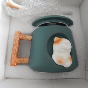 Cat ceramic mug, with spoon and lid.